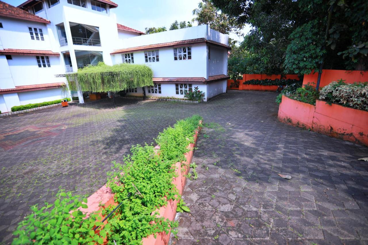 Hotel Clay House à Thrissur Extérieur photo